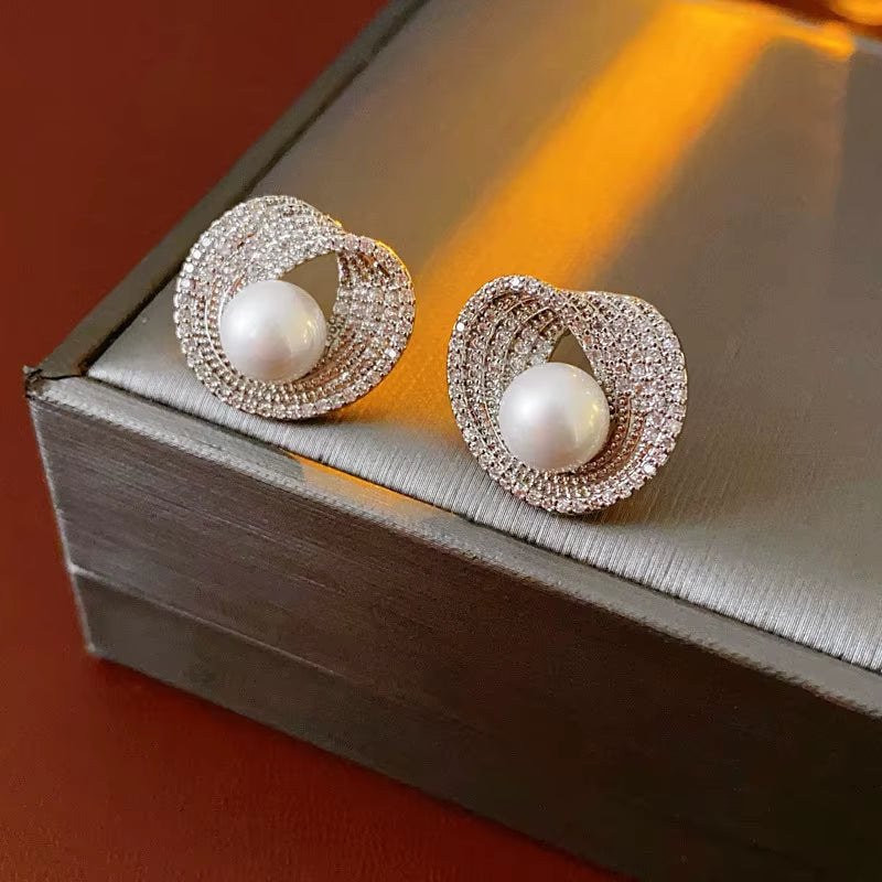 Zircon round Pearl Earrings for Women Personality Irregular Stud Earring Temperament High Sense Simple Jewelry Wedding Girl